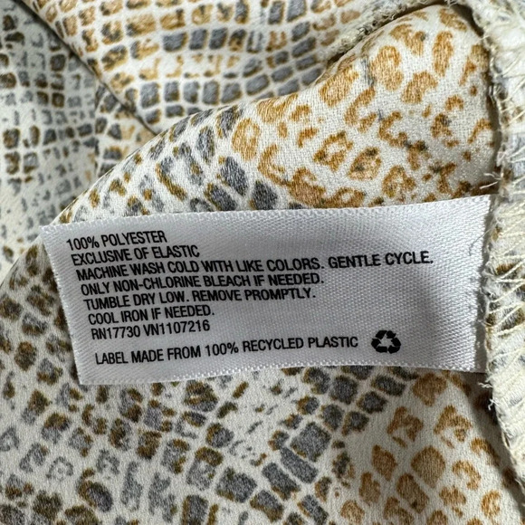 Ava & VIV Women's Plus Size Long Sleeve V-Neck Snake Skin Popover Blouse  Sz X - Picture 15 of 16